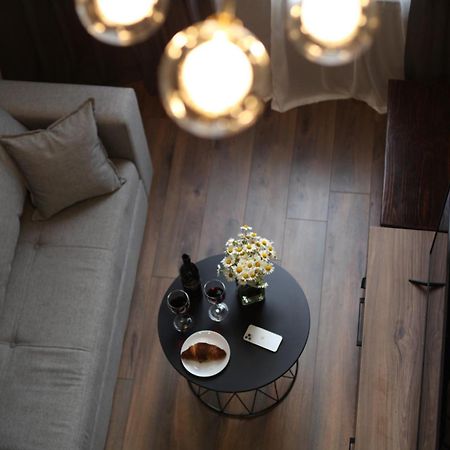 Luxury Duplex Suites - City Center Tiflis Oda fotoğraf